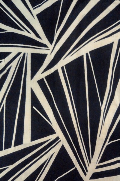 画像3: O0624W 女性用浴衣（日本製）  綿 深い藍, 幾何学模様 【中古】【USED】【リサイクル】 ★★☆☆☆【O0624W】 (3)