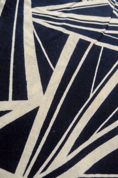 画像9: O0624W 女性用浴衣（日本製）  綿 深い藍, 幾何学模様 【中古】【USED】【リサイクル】 ★★☆☆☆【O0624W】 (9)
