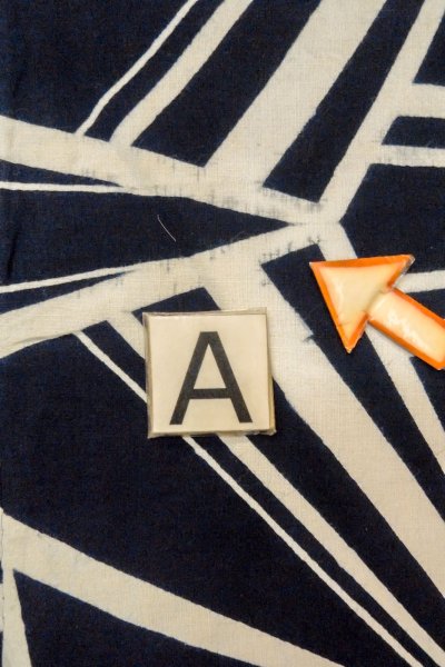 画像14: O0624W 女性用浴衣（日本製）  綿 深い藍, 幾何学模様 【中古】【USED】【リサイクル】 ★★☆☆☆【O0624W】 (14)