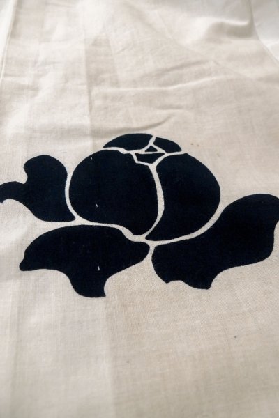 画像13: O0624X 女性用浴衣（日本製）  綿麻 白, 花 【中古】【USED】【リサイクル】 ★★☆☆☆【O0624X】 (13)