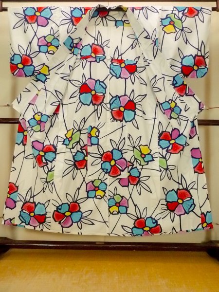 画像2: O0624Y 女性用浴衣（日本製）  綿 白, 花 【中古】【USED】【リサイクル】 ★★★☆☆【O0624Y】 (2)