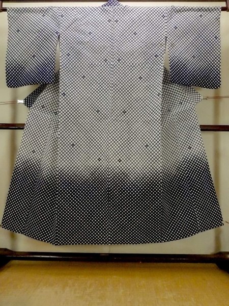 画像1: O0625C 女性用浴衣（日本製）  綿麻 深い藍, チェック柄 【中古】【USED】【リサイクル】 ★★☆☆☆【O0625C】 (1)