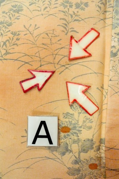 画像14: O0711A 女性用紬  シルク（正絹） 淡い橙色, ぼたん 【中古】【USED】【リサイクル】 ★★★☆☆【O0711A】 (14)