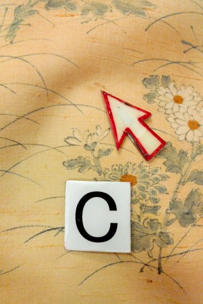 画像16: O0711A 女性用紬  シルク（正絹） 淡い橙色, ぼたん 【中古】【USED】【リサイクル】 ★★★☆☆【O0711A】 (16)