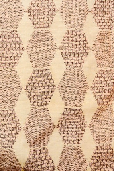 画像4: O0711B 女性用紬  シルク（正絹） オフ　ホワイト, 幾何学模様 【中古】【USED】【リサイクル】 ★★★☆☆【O0711B】 (4)