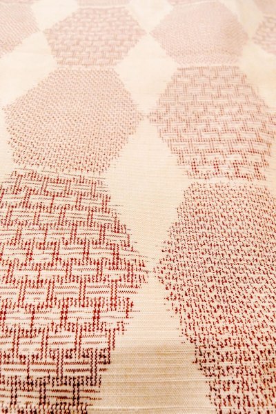 画像9: O0711B 女性用紬  シルク（正絹） オフ　ホワイト, 幾何学模様 【中古】【USED】【リサイクル】 ★★★☆☆【O0711B】 (9)