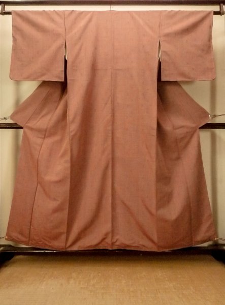 画像1: O0711D 女性用紬  シルク（正絹） 灰色がかった朱赤, 線 【中古】【USED】【リサイクル】 ★★★★☆【O0711D】 (1)