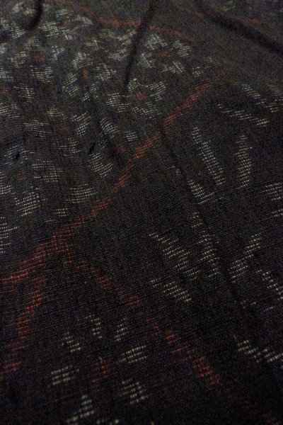 画像10: O0711K 女性用紬  シルク（正絹） 黒, 花 【中古】【USED】【リサイクル】 ★★★★☆【O0711K】 (10)