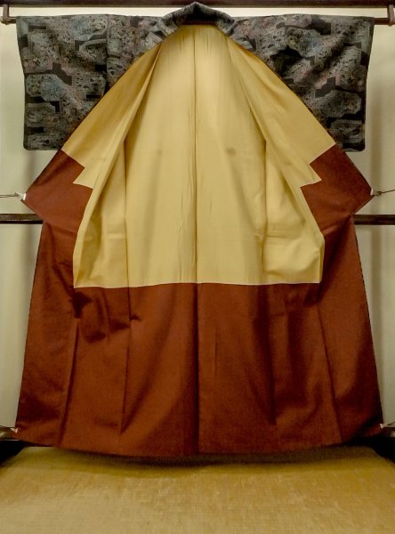 画像2: O0711M 女性用紬  シルク（正絹） 黒, 花 【中古】【USED】【リサイクル】 ★★★☆☆【O0711M】 (2)