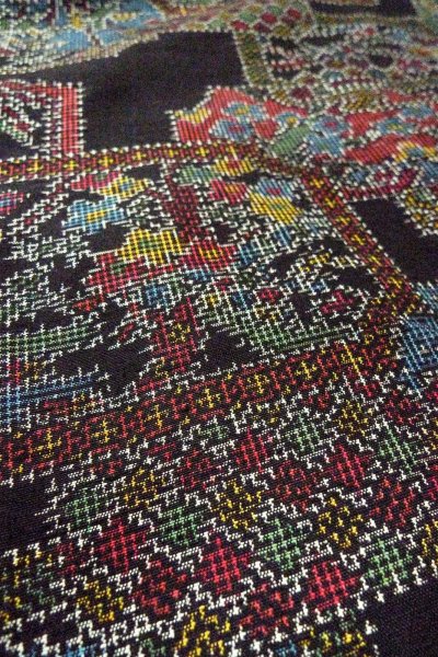 画像10: O0711M 女性用紬  シルク（正絹） 黒, 花 【中古】【USED】【リサイクル】 ★★★☆☆【O0711M】 (10)