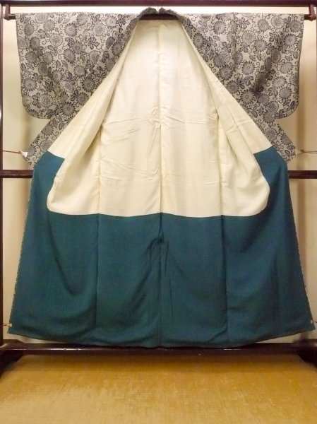 画像2: O0711N 女性用紬  シルク（正絹） 灰色, 唐花 【中古】【USED】【リサイクル】 ★★★☆☆【O0711N】 (2)