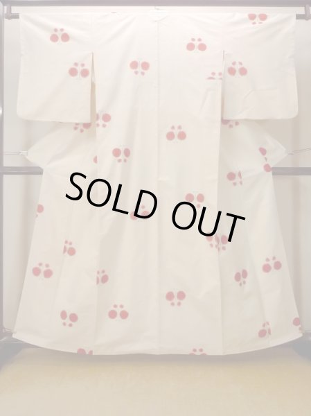 画像1: O0711P 女性用紬  シルク（正絹） オフ　ホワイト, 蝶々 【中古】【USED】【リサイクル】 ★★☆☆☆【O0711P】 (1)