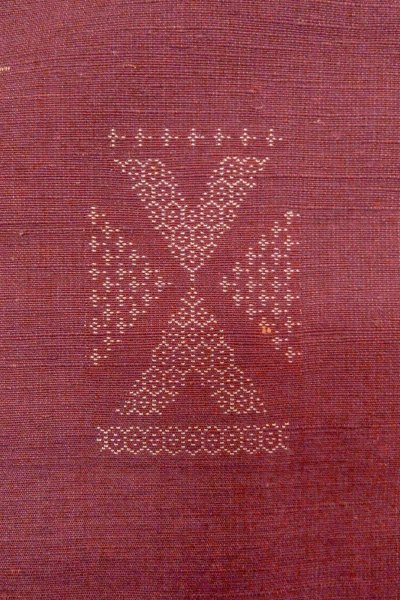 画像6: O0711Q 女性用紬  シルク（正絹） 淡いえんじ, 幾何学模様 【中古】【USED】【リサイクル】 ★★★☆☆【O0711Q】 (6)