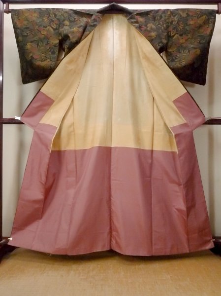 画像2: O0711S 女性用紬  シルク（正絹） 黒, 花 【中古】【USED】【リサイクル】 ★☆☆☆☆【O0711S】 (2)