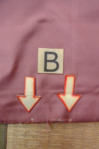 画像15: O0711S 女性用紬  シルク（正絹） 黒, 花 【中古】【USED】【リサイクル】 ★☆☆☆☆【O0711S】 (15)