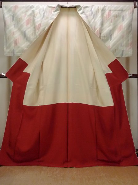 画像2: O0711Z 女性用紬  シルク（正絹） 淡いマルチカラー, 幾何学模様 【中古】【USED】【リサイクル】 ★★★☆☆【O0711Z】 (2)