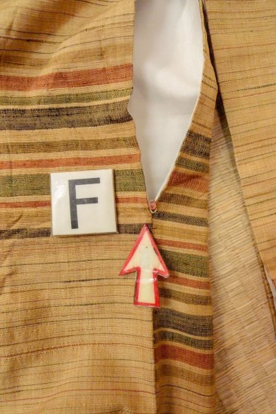 画像16: O0712A 女性用紬  シルク（正絹） ベージュ, 線 【中古】【USED】【リサイクル】 ★☆☆☆☆【O0712A】 (16)