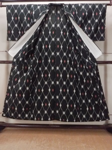 画像2: O0718F 女性用織  シルク（正絹） 黒, 菱 【中古】【USED】【リサイクル】 ★★★☆☆【O0718F】 (2)