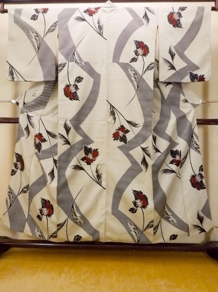 画像1: O0718H 女性用織  シルク（正絹） 灰色, 花 【中古】【USED】【リサイクル】 ★☆☆☆☆【O0718H】 (1)