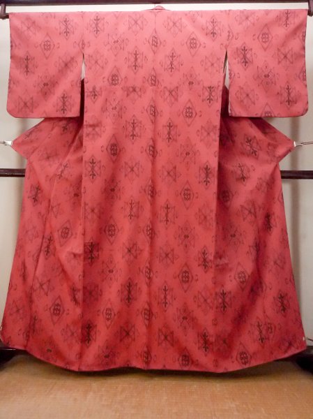 画像1: O0718K 女性用織  シルク（正絹） 赤色, 菱 【中古】【USED】【リサイクル】 ★★★★☆【O0718K】 (1)