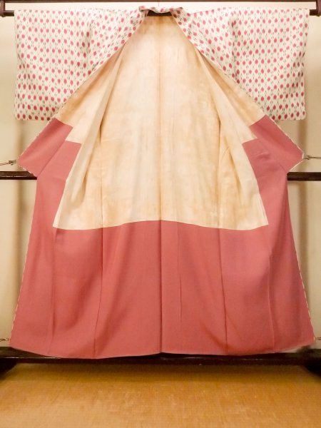 画像2: O0718L 女性用織  シルク（正絹） 白, 幾何学模様 【中古】【USED】【リサイクル】 ★★★☆☆【O0718L】 (2)