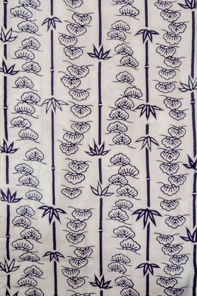 画像4: O0718W 女性用浴衣(日本製)  綿 白, 椿 【中古】【USED】【リサイクル】 ★★☆☆☆【O0718W】 (4)