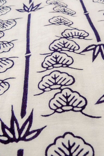 画像9: O0718W 女性用浴衣(日本製)  綿 白, 椿 【中古】【USED】【リサイクル】 ★★☆☆☆【O0718W】 (9)