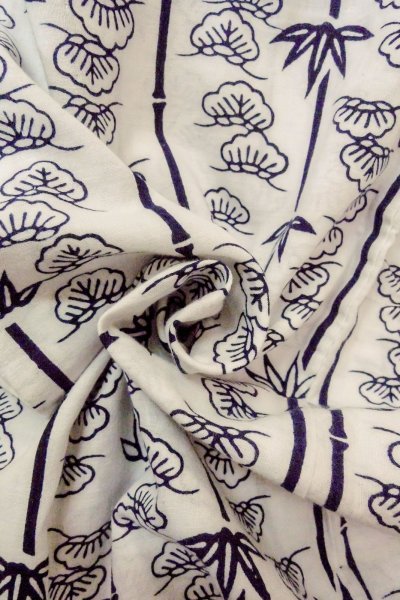 画像12: O0718W 女性用浴衣(日本製)  綿 白, 椿 【中古】【USED】【リサイクル】 ★★☆☆☆【O0718W】 (12)