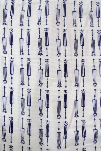 画像4: O0718X 女性用浴衣(日本製)  綿 白, 抽象的模様 【中古】【USED】【リサイクル】 ★★☆☆☆【O0718X】 (4)