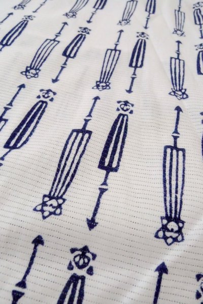 画像8: O0718X 女性用浴衣(日本製)  綿 白, 抽象的模様 【中古】【USED】【リサイクル】 ★★☆☆☆【O0718X】 (8)