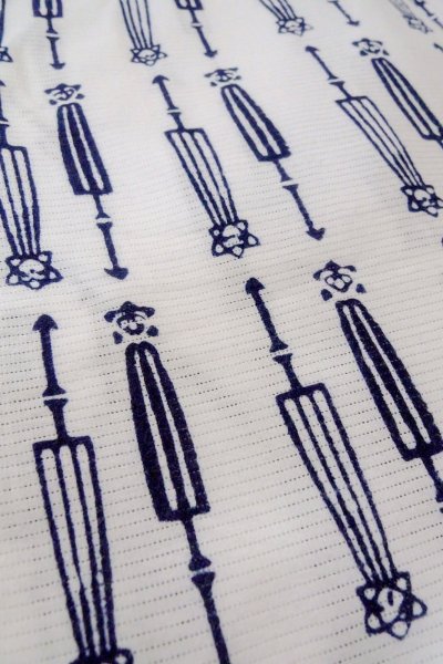 画像10: O0718X 女性用浴衣(日本製)  綿 白, 抽象的模様 【中古】【USED】【リサイクル】 ★★☆☆☆【O0718X】 (10)