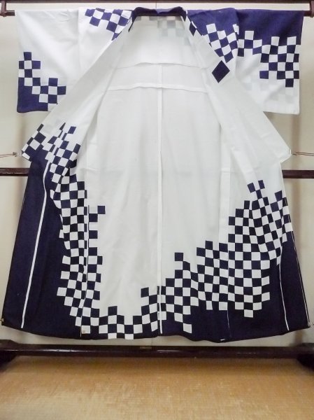 画像2: O0719B 女性用浴衣(日本製)  綿 白, 四角 【中古】【USED】【リサイクル】 ★★☆☆☆【O0719B】 (2)