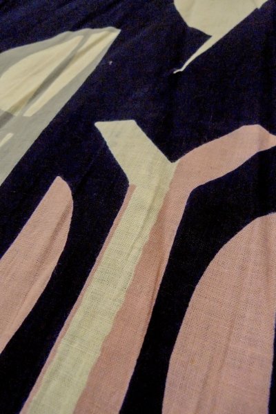 画像8: O0719D 女性用浴衣(日本製)  綿麻 藍, 抽象的模様 【中古】【USED】【リサイクル】 ★★☆☆☆【O0719D】 (8)