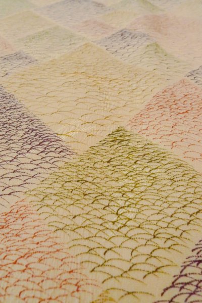 画像9: O0805C 女性用小紋  シルク（正絹） ベージュ, 芝草 【中古】【USED】【リサイクル】 ★★★★☆【O0805C】 (9)