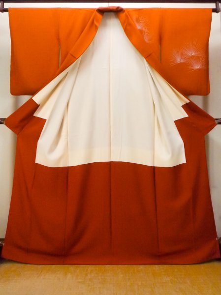 画像3: O0805D 女性用付下げ  シルク（正絹） 深い朱赤, 菊 【中古】【USED】【リサイクル】 ★★★★☆【O0805D】 (3)