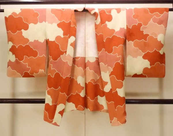 画像1: O0805E 女性用羽織  シルク（正絹） アイボリー, 雲 【中古】【USED】【リサイクル】 ★★★☆☆【O0805E】 (1)