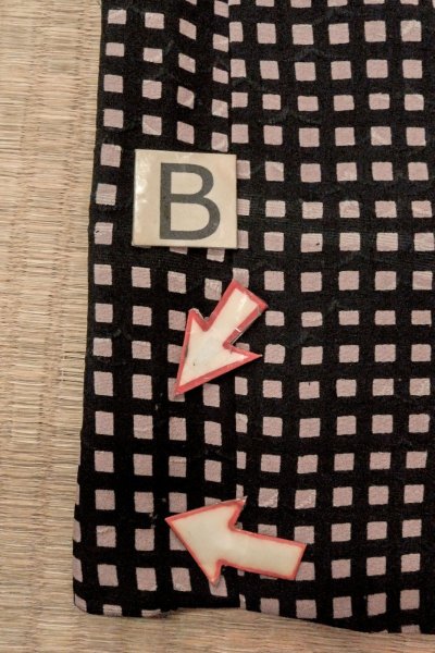 画像15: O0805G 女性用羽織  シルク（正絹） 黒, チェック柄 【中古】【USED】【リサイクル】 ★★☆☆☆【O0805G】 (15)