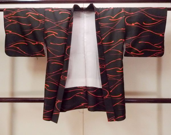 画像1: O0805I 女性用羽織  化繊 黒, 抽象的模様 【中古】【USED】【リサイクル】 ★★★☆☆【O0805I】 (1)