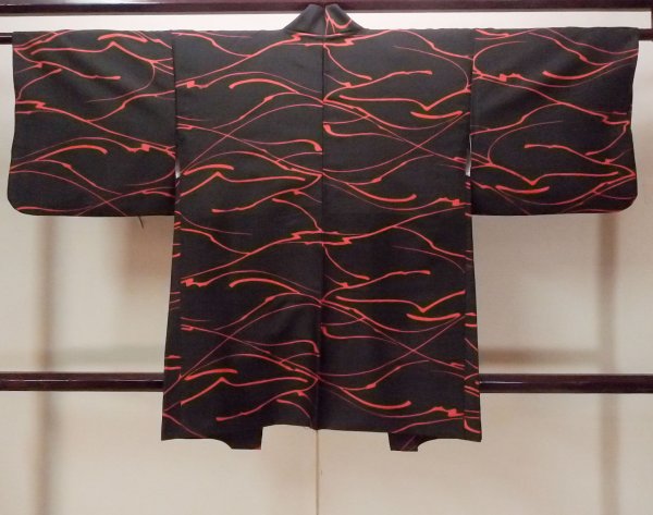 画像2: O0805I 女性用羽織  化繊 黒, 抽象的模様 【中古】【USED】【リサイクル】 ★★★☆☆【O0805I】 (2)