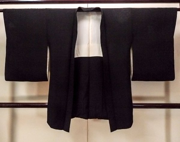 画像1: O0805J 女性用羽織  シルク（正絹） 黒,  【中古】【USED】【リサイクル】 ★★★☆☆【O0805J】 (1)