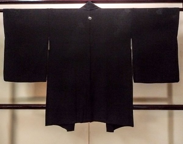 画像2: O0805J 女性用羽織  シルク（正絹） 黒,  【中古】【USED】【リサイクル】 ★★★☆☆【O0805J】 (2)