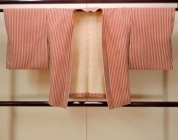 画像1: O0805K 女性用羽織  シルク（正絹） オフ　ホワイト, 縞 【中古】【USED】【リサイクル】 ★☆☆☆☆【O0805K】 (1)