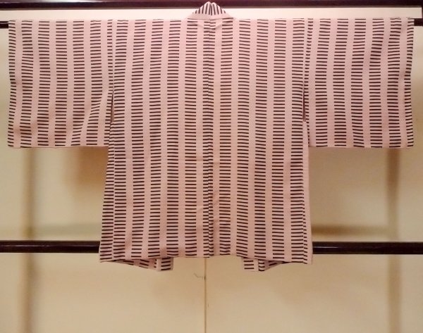 画像2: O0805L 女性用羽織  シルク（正絹） 灰色がかった桃色, 縞 【中古】【USED】【リサイクル】 ★★☆☆☆【O0805L】 (2)