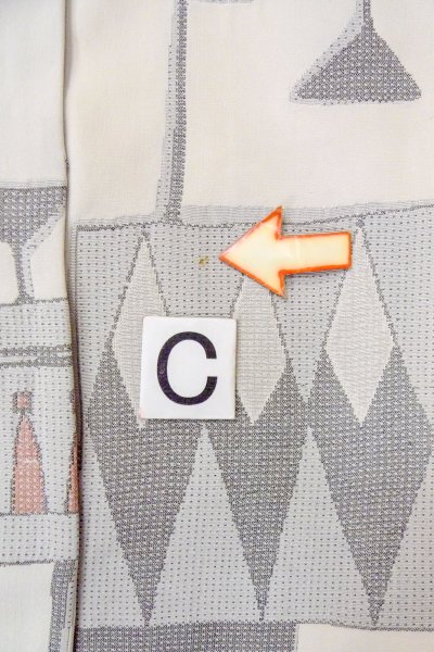 画像16: O0805Y 女性用羽織  シルク（正絹） 灰色, 幾何学模様 【中古】【USED】【リサイクル】 ★★☆☆☆【O0805Y】 (16)