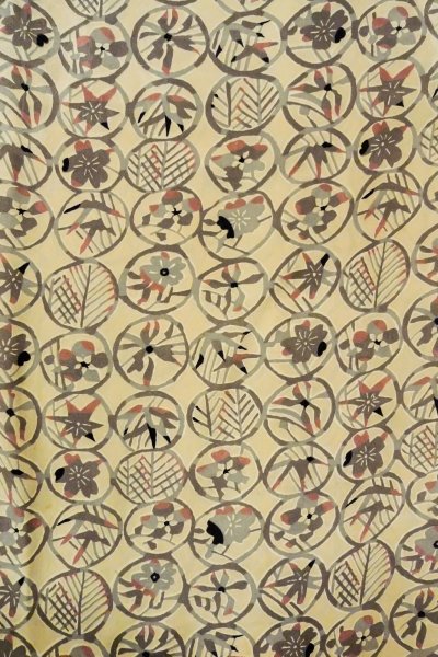 画像4: O0806D 女性用羽織  シルク（正絹） 薄いアイボリー, 花 【中古】【USED】【リサイクル】 ★★☆☆☆【O0806D】 (4)