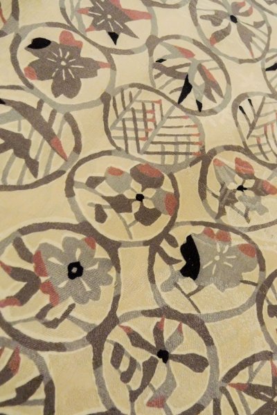 画像8: O0806D 女性用羽織  シルク（正絹） 薄いアイボリー, 花 【中古】【USED】【リサイクル】 ★★☆☆☆【O0806D】 (8)