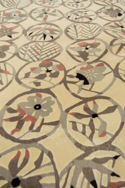 画像10: O0806D 女性用羽織  シルク（正絹） 薄いアイボリー, 花 【中古】【USED】【リサイクル】 ★★☆☆☆【O0806D】 (10)