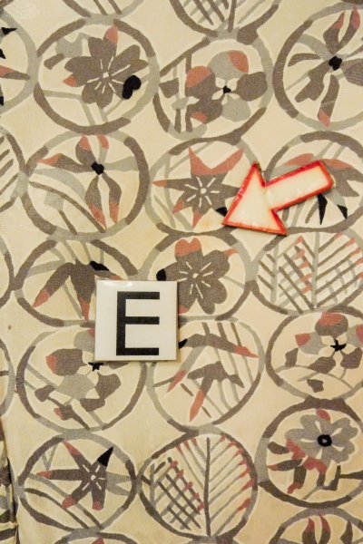 画像18: O0806D 女性用羽織  シルク（正絹） 薄いアイボリー, 花 【中古】【USED】【リサイクル】 ★★☆☆☆【O0806D】 (18)