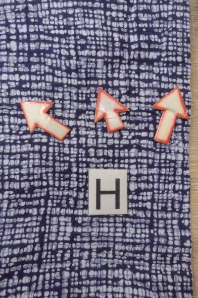 画像21: O0826A 男性用浴衣（日本製）  麻 藍, 抽象的模様 【中古】【USED】【リサイクル】 ★☆☆☆☆【O0826A】 (21)