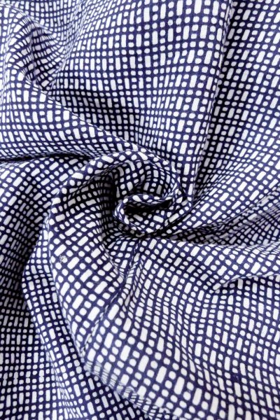 画像12: O0826E 男性用浴衣（日本製）  綿 藍, 抽象的模様 【中古】【USED】【リサイクル】 ★★☆☆☆【O0826E】 (12)